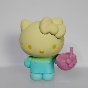 Hello Kitty and Friends Ombre Tropical Party Hello Kitty with Drink Figure